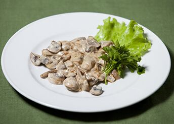 Champignons σε ξινή κρέμα σάλτσα
